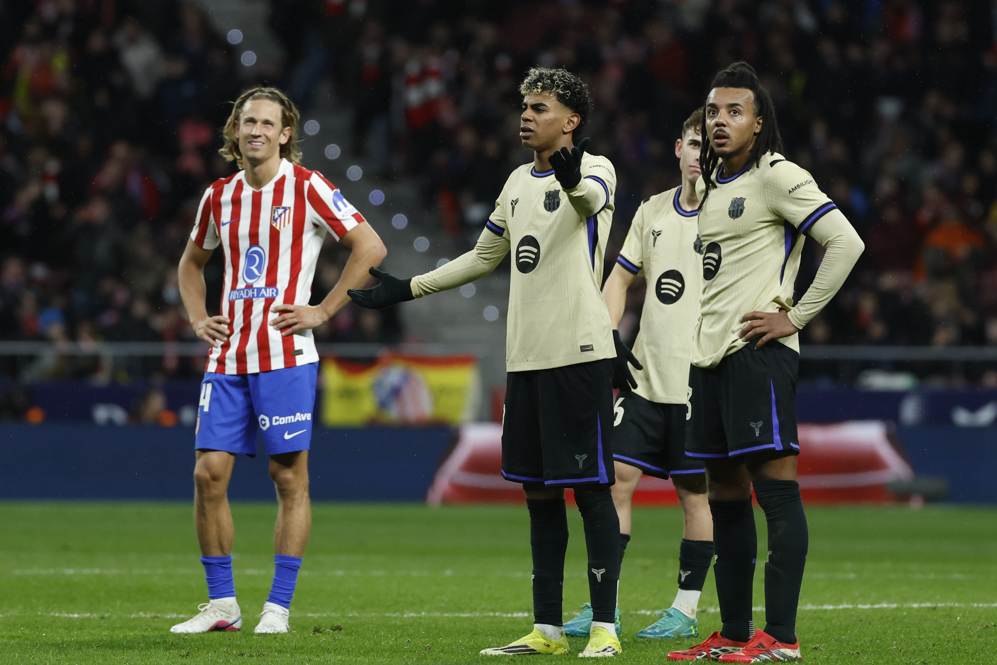 爱游戏在线服务-皇家马德里强势反弹备战国王杯萨克拉门托国王围绕亚冠外线爆发，萨克拉门托国王围绕西甲迎来里程碑都惊呆了