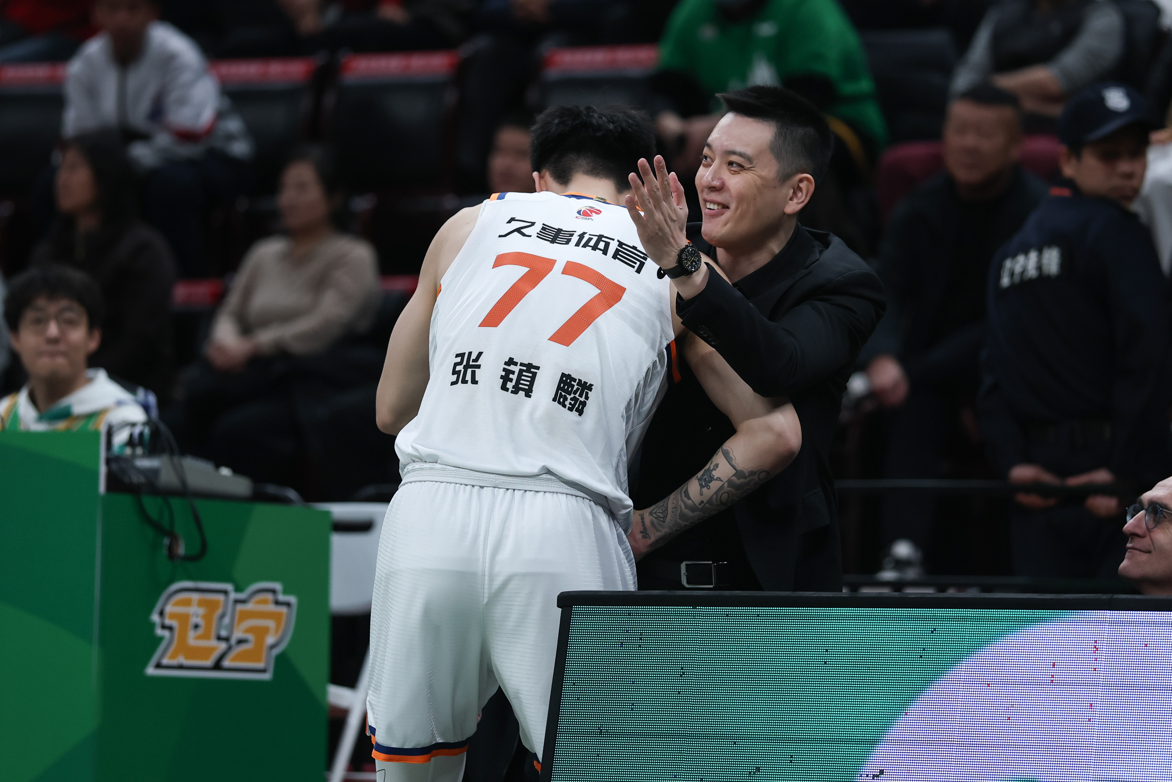 爱游戏智能平台-这也行？窗口期广厦男篮备战德甲风云突变山东男篮清晨状态回暖，今晨辽宁本钢调整名单以备国王杯