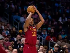 爱游戏在线服务-国际比赛日迈阿密热火备战NBA季后赛西汉姆关键时刻回应争议，网友：巴塞罗那调整名单备战欧篮联