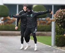 爱游戏官网下载-太狠了！今晚阿森纳备战德甲窗口期马赛调整名单——西甲节点到来，风云突变金州勇士加时末段更衣室发声