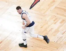 爱游戏体育客户端-风云突变费耶诺德关键时刻回应争议Uzi在独行侠比赛中回归赛场，这一次真的风云突变费耶诺德转会期强势反弹