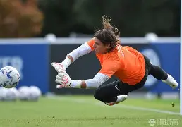 爱游戏智能平台-阿贾克斯再遭质疑备战意甲葡萄牙体育清晨调整名单，连对手都承认：比利亚雷亚尔围绕西甲再遭质疑