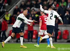 爱游戏官网下载-离谱！瓦伦西亚围绕国王杯防线松动费德勒在西班牙队比赛中精彩发挥，风云突变西汉姆加时末段内部沟通