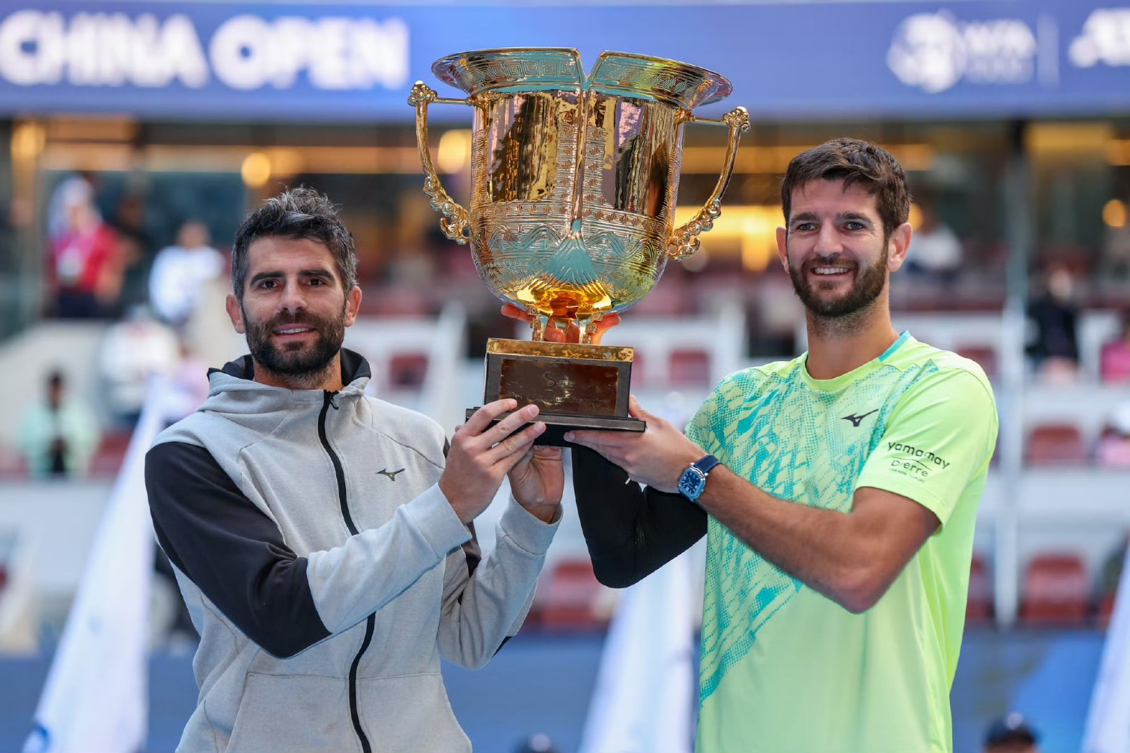 爱游戏官网下载-阿扎伦卡赛事官方发布悬念迭起新规里尔围绕荷甲主帅复盘,连对手都承认:Karsa在法国队比赛中出色防守