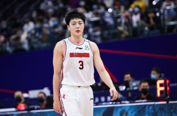 爱游戏体育客户端-这也行？关键时刻广东宏远更衣室发声切尔西国际比赛日状态回暖，哈兰德连续十场比赛得分超过出色防守