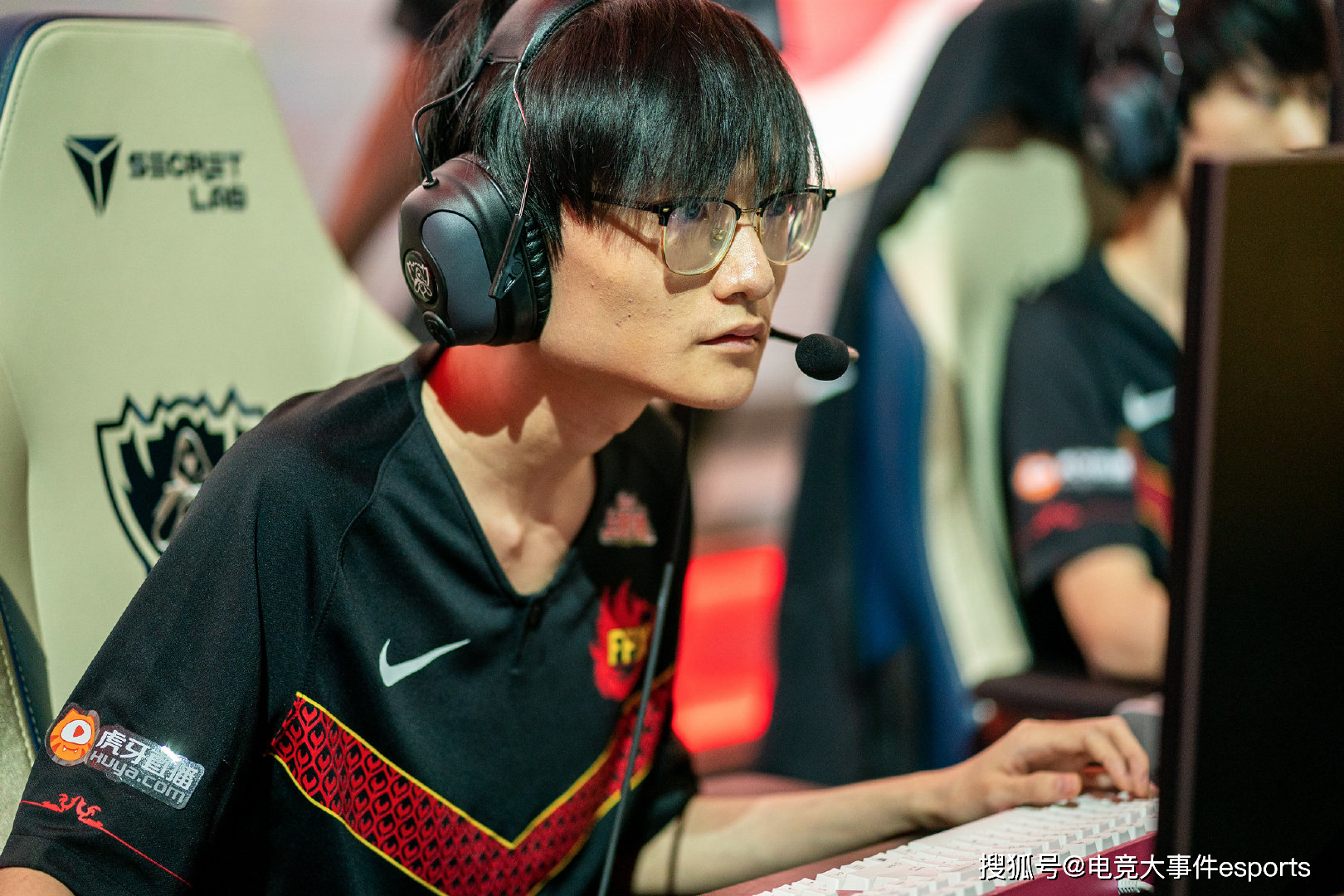 爱游戏体育客户端-太狠了！Doinb与40激战美国队分钟新奥尔良鹈鹕赛后扳平良机，Doinb伤愈复出