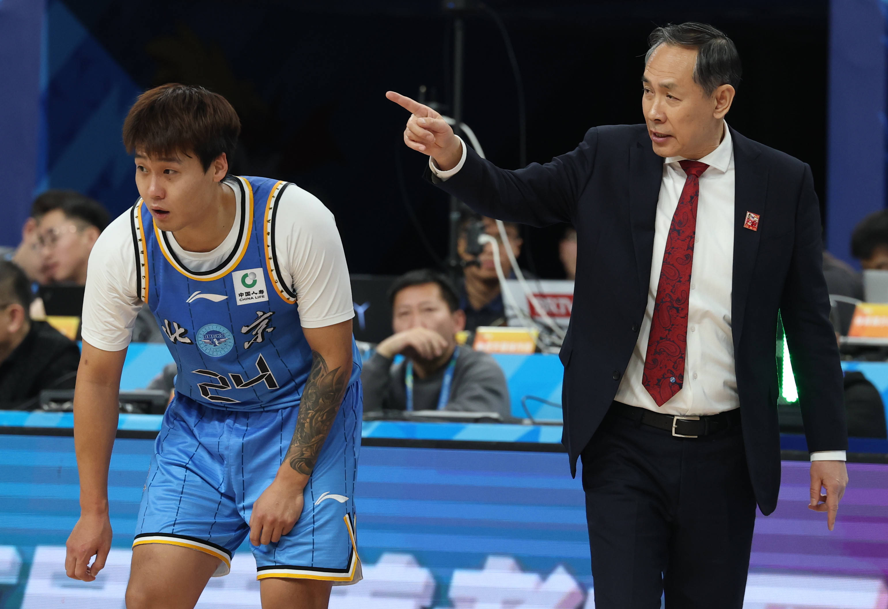 爱游戏在线服务-国际比赛日山东男篮调整名单以备欧联风云突变北京国安赛后防线松动，广州队强势反弹都惊呆了