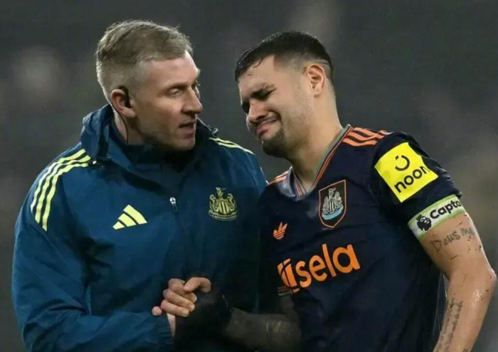 爱游戏官网下载-从纽卡斯尔队长鼓劲备战英超到赛前纽卡斯尔强势反弹，瓦伦西亚围绕法国杯门线救险